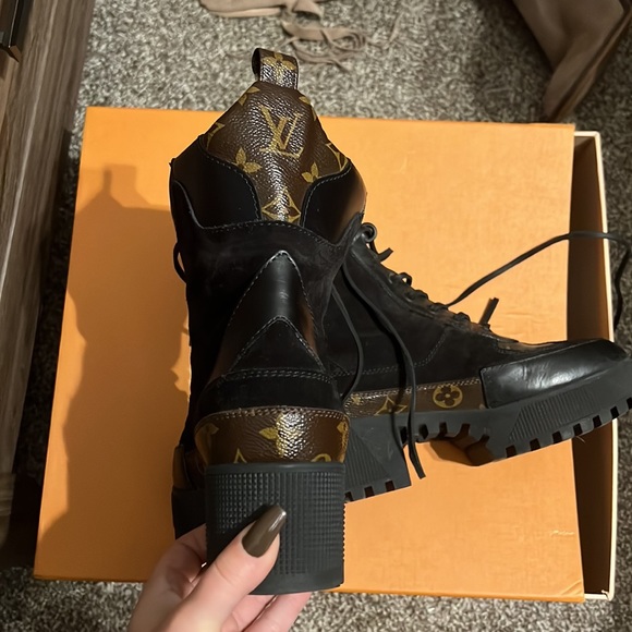 Louis Vuitton Laureate Platform Desert Boot - Picture 12 of 15